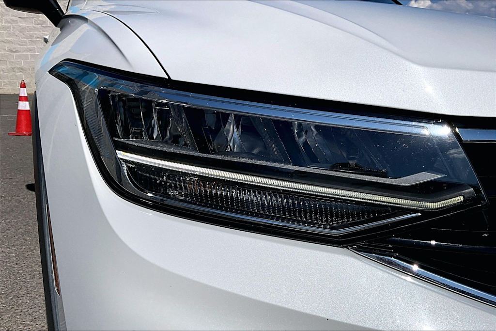 Thumbnail: 2023 Volkswagen Tiguan - 6