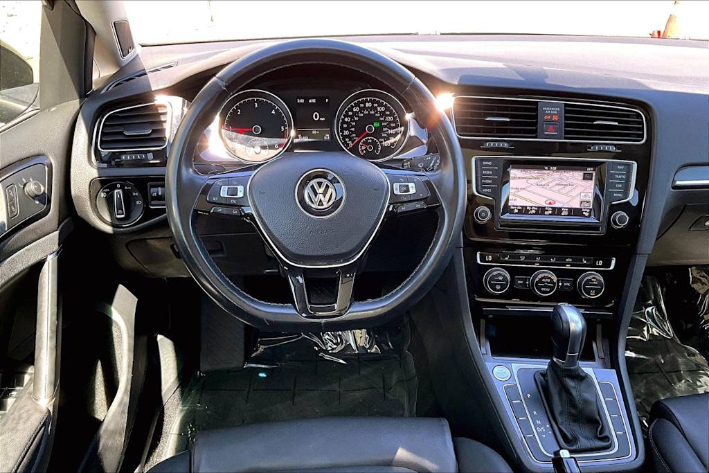 Thumbnail: 2015 Volkswagen Golf - 14