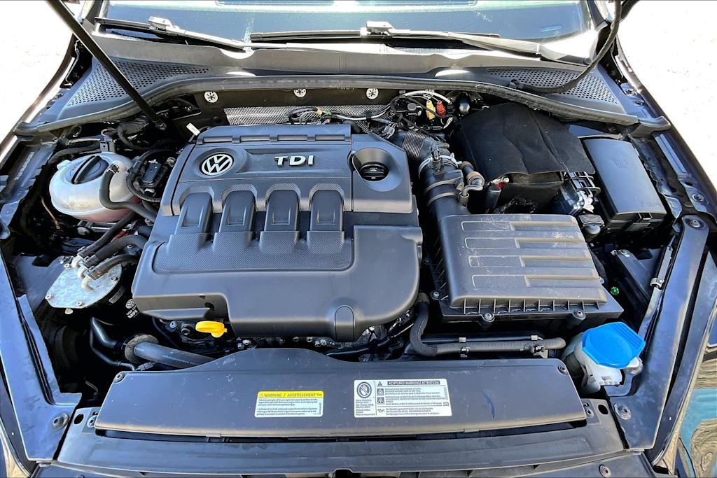 Thumbnail: 2015 Volkswagen Golf - 9