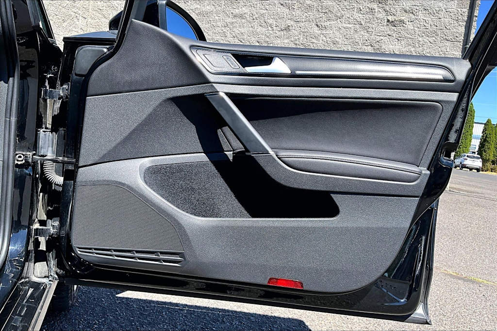 Thumbnail: 2015 Volkswagen Golf - 28