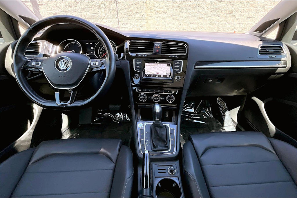 Thumbnail: 2015 Volkswagen Golf - 10