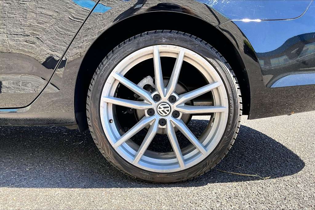 Thumbnail: 2015 Volkswagen Golf - 35