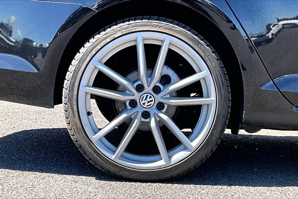 Thumbnail: 2015 Volkswagen Golf - 36