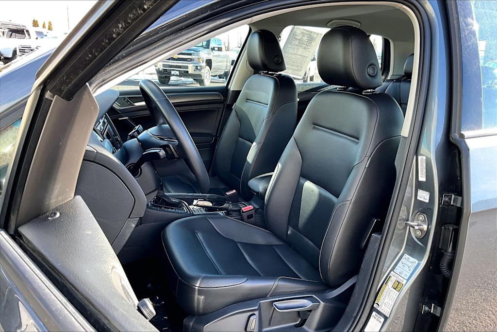 Thumbnail: 2021 Volkswagen Golf - 11