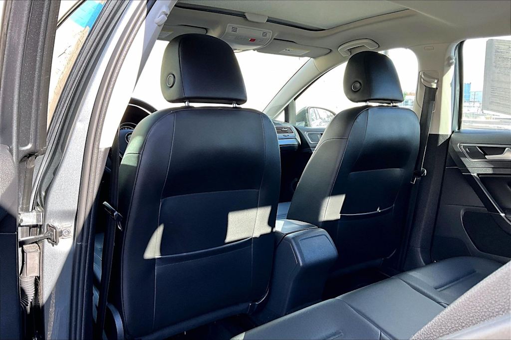 Thumbnail: 2021 Volkswagen Golf - 20