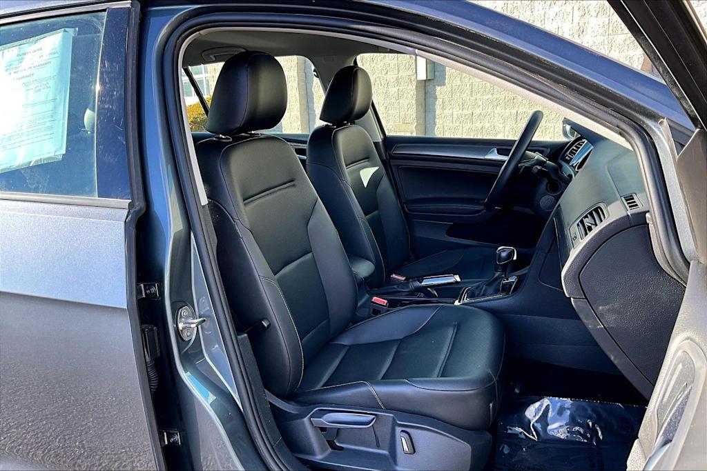 Thumbnail: 2021 Volkswagen Golf - 21