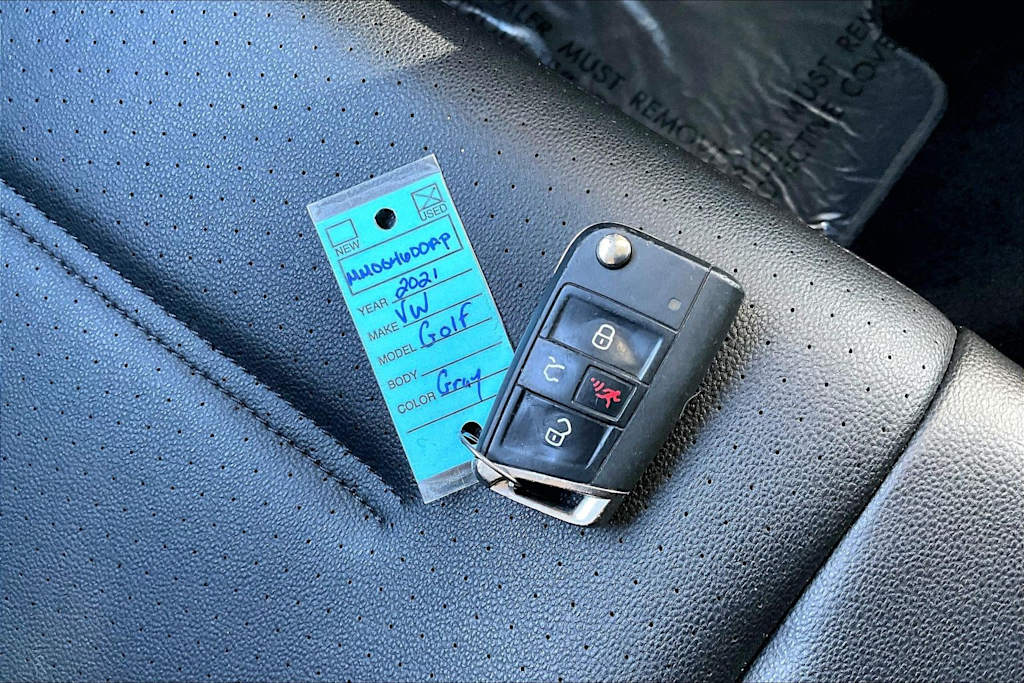 Thumbnail: 2021 Volkswagen Golf - 18