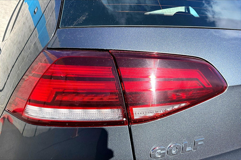 Thumbnail: 2021 Volkswagen Golf - 32