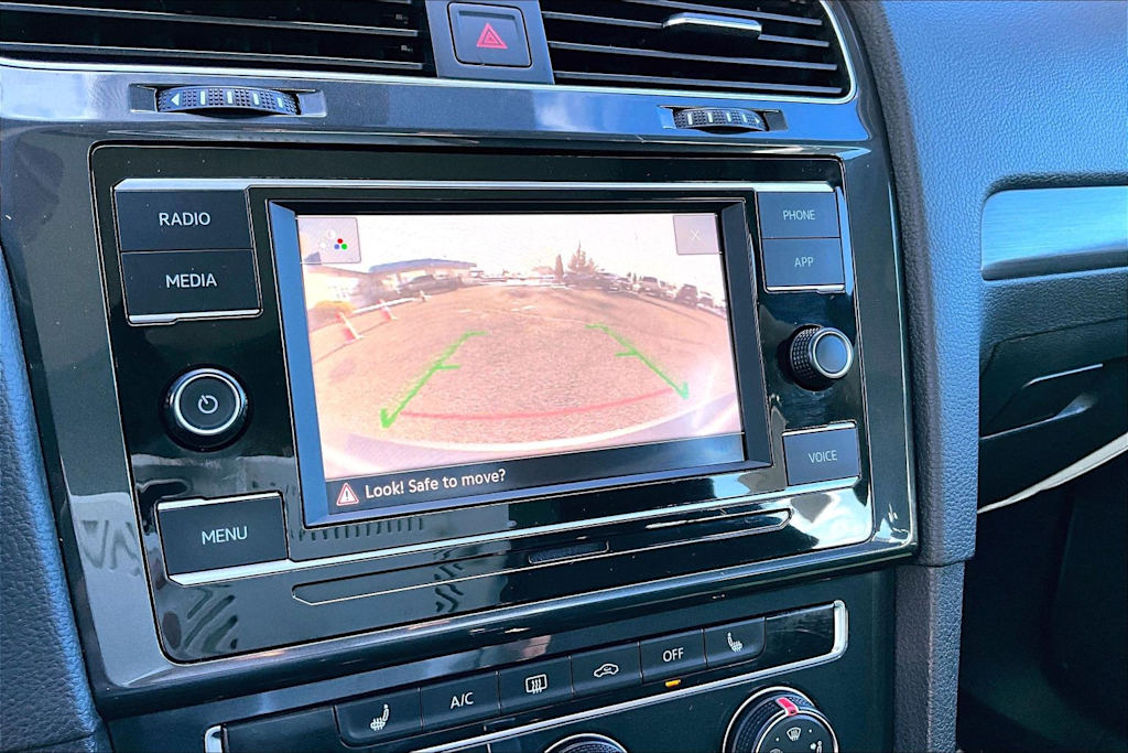 Thumbnail: 2021 Volkswagen Golf - 14