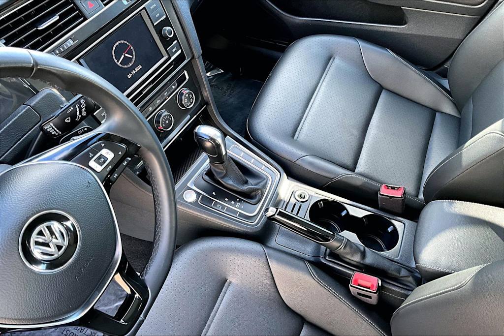 Thumbnail: 2021 Volkswagen Golf - 15