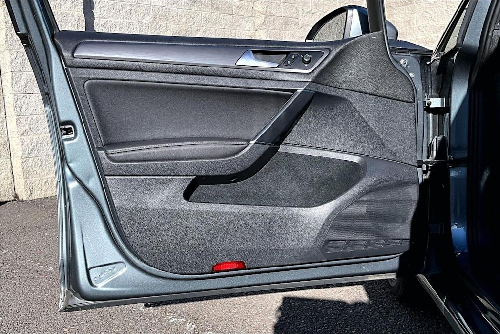 Thumbnail: 2021 Volkswagen Golf - 27