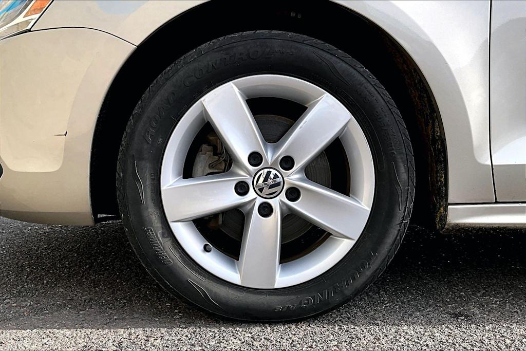 Thumbnail: 2014 Volkswagen Jetta - 8