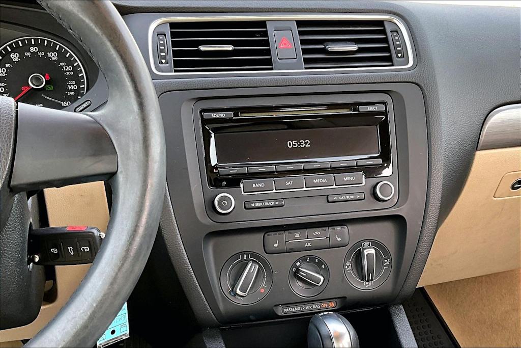 Thumbnail: 2014 Volkswagen Jetta - 15