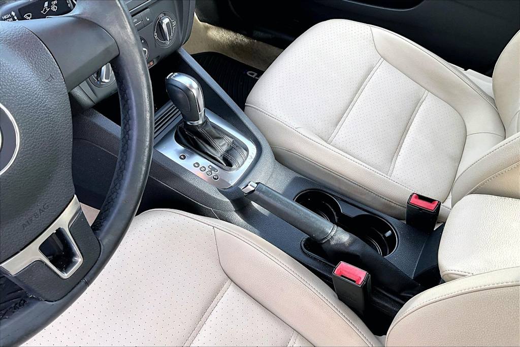 Thumbnail: 2014 Volkswagen Jetta - 16