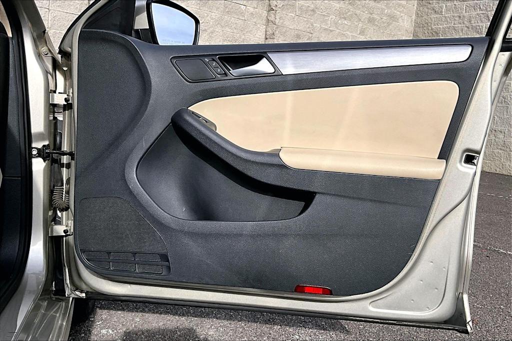 Thumbnail: 2014 Volkswagen Jetta - 28