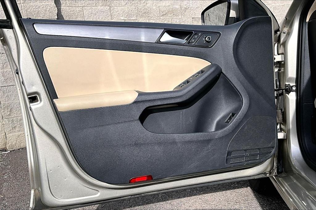 Thumbnail: 2014 Volkswagen Jetta - 27