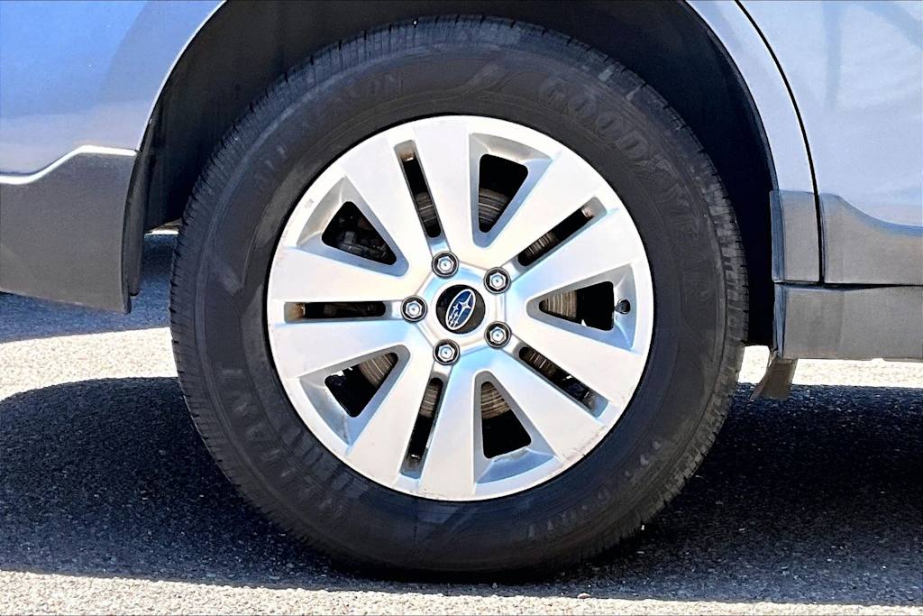Thumbnail: 2015 Subaru Outback - 36