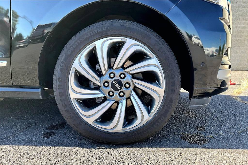 Thumbnail: 2023 Lincoln Navigator - 33