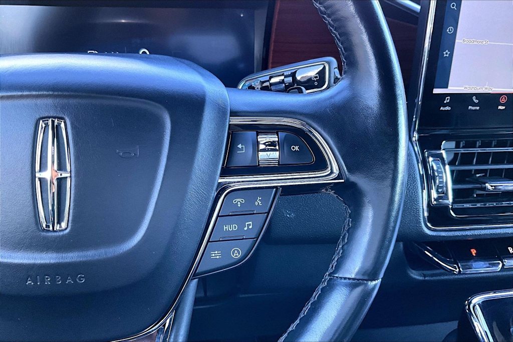Thumbnail: 2023 Lincoln Navigator - 24