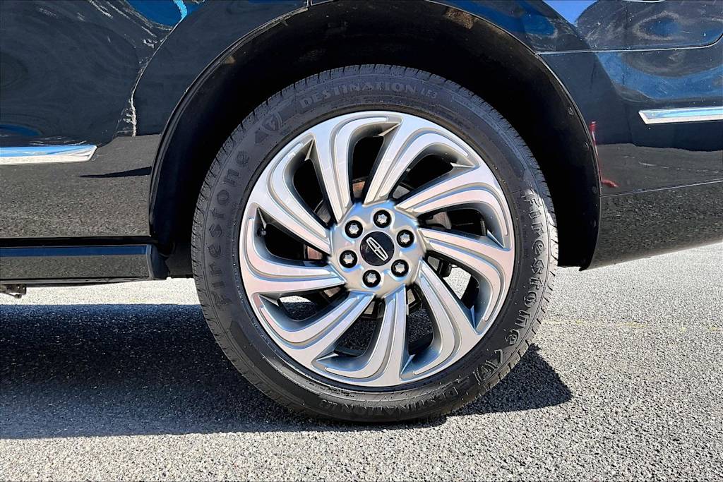 Thumbnail: 2023 Lincoln Navigator - 34
