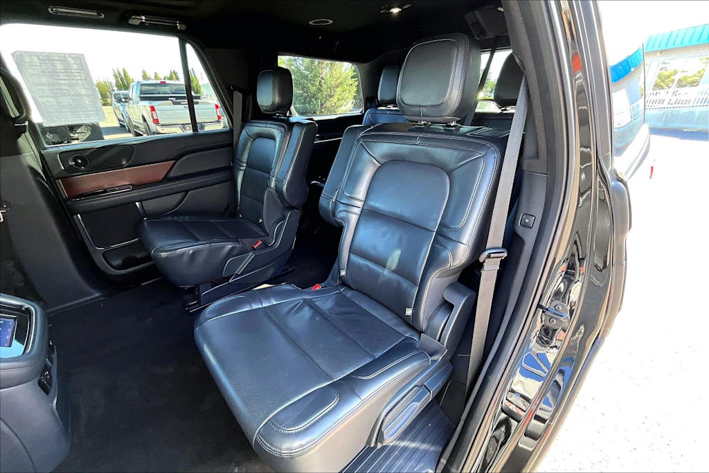 Thumbnail: 2023 Lincoln Navigator - 28