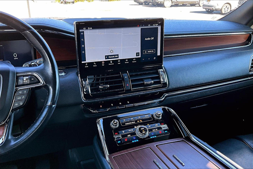 Thumbnail: 2023 Lincoln Navigator - 15
