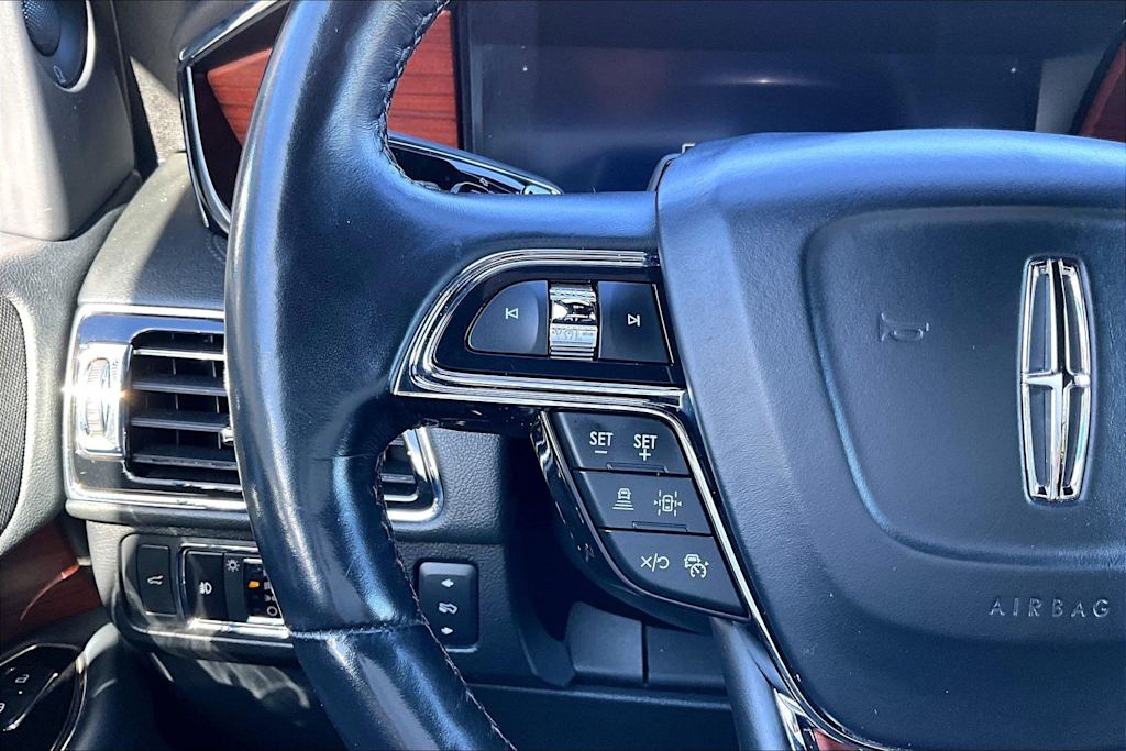 Thumbnail: 2023 Lincoln Navigator - 23
