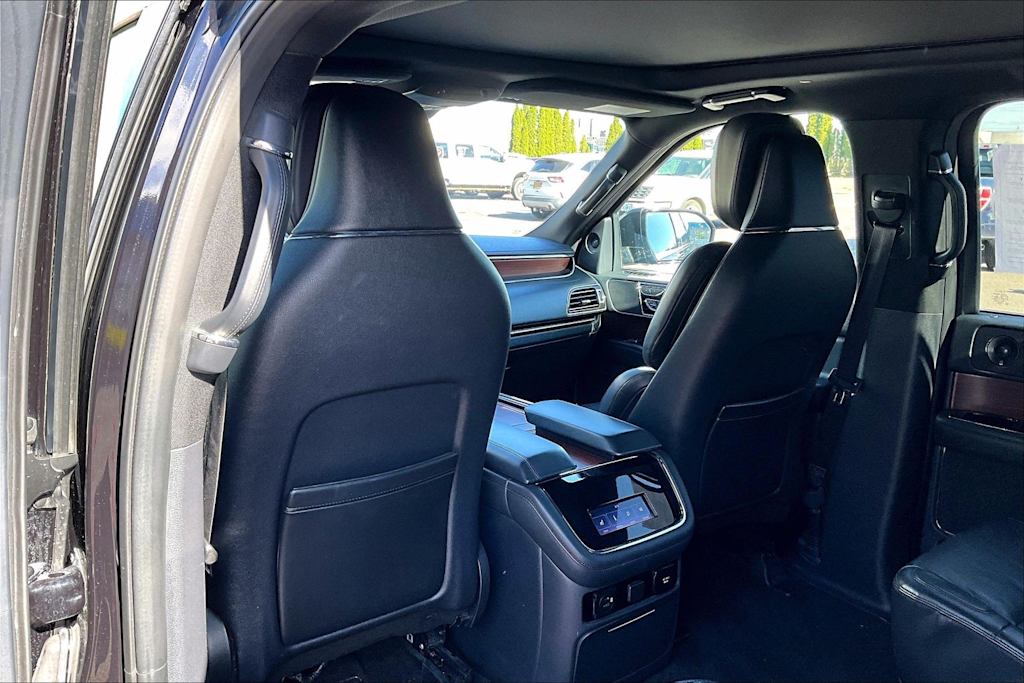 Thumbnail: 2023 Lincoln Navigator - 13