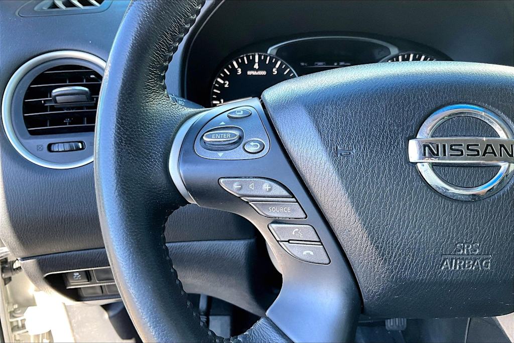 Thumbnail: 2015 Nissan Pathfinder - 26