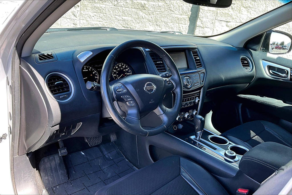 Thumbnail: 2015 Nissan Pathfinder - 2