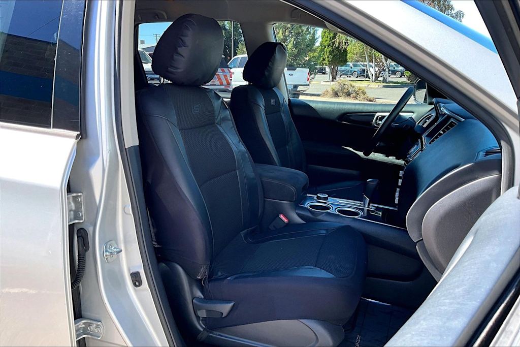 Thumbnail: 2015 Nissan Pathfinder - 22