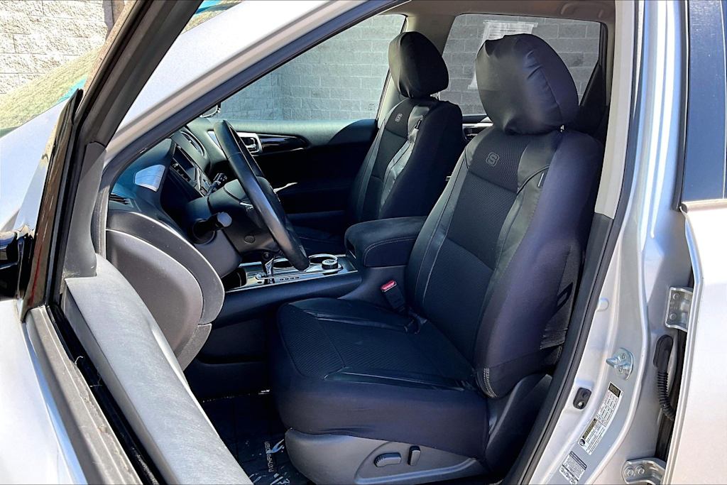 Thumbnail: 2015 Nissan Pathfinder - 11