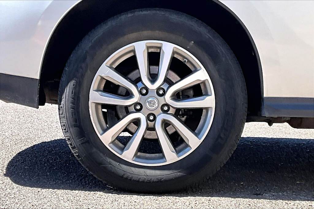 Thumbnail: 2015 Nissan Pathfinder - 36
