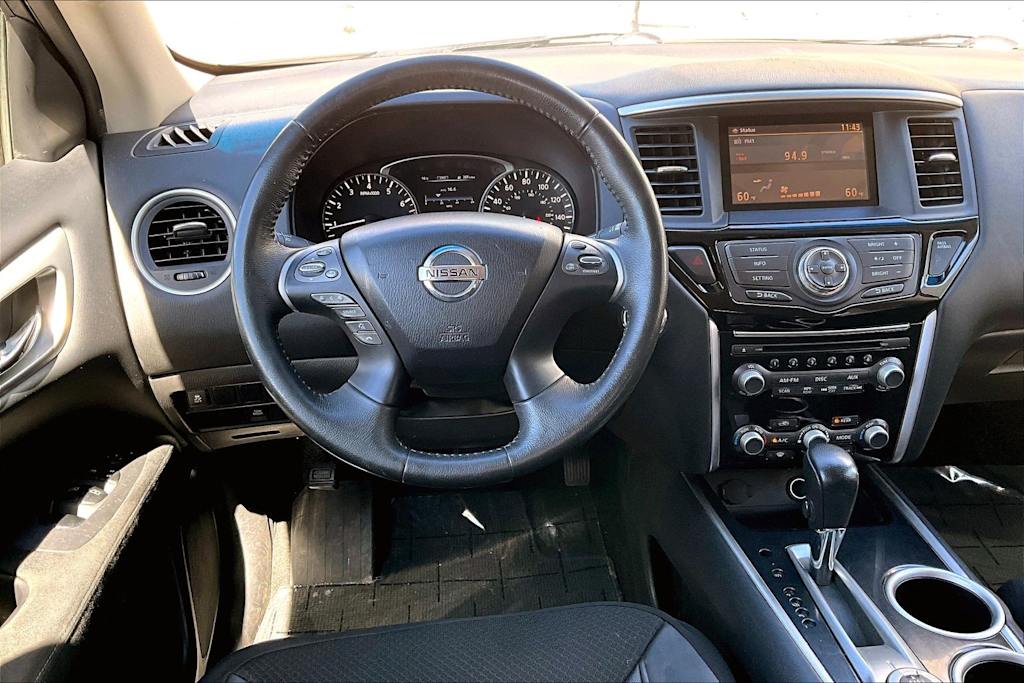 Thumbnail: 2015 Nissan Pathfinder - 14