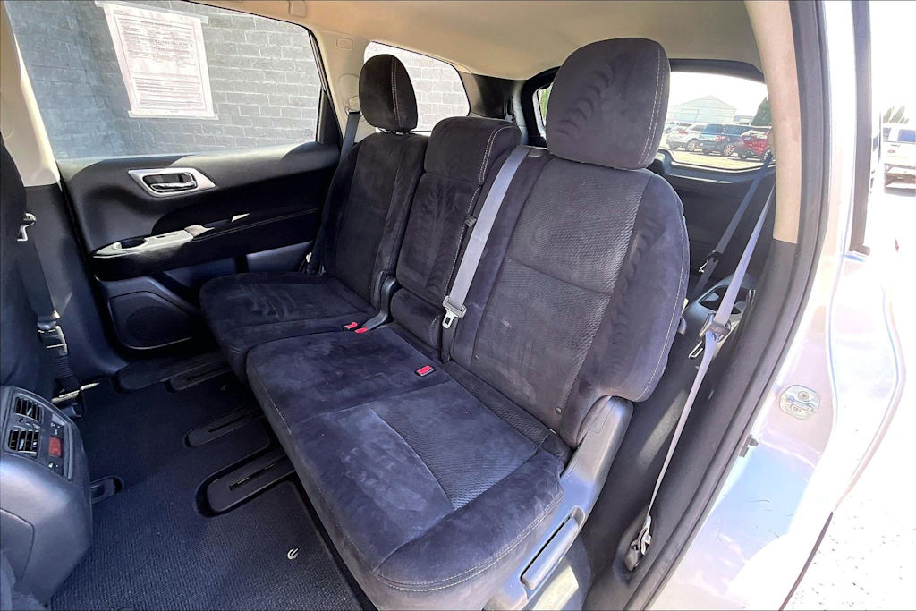 Thumbnail: 2015 Nissan Pathfinder - 13