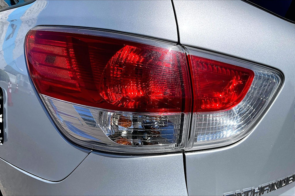 Thumbnail: 2015 Nissan Pathfinder - 32