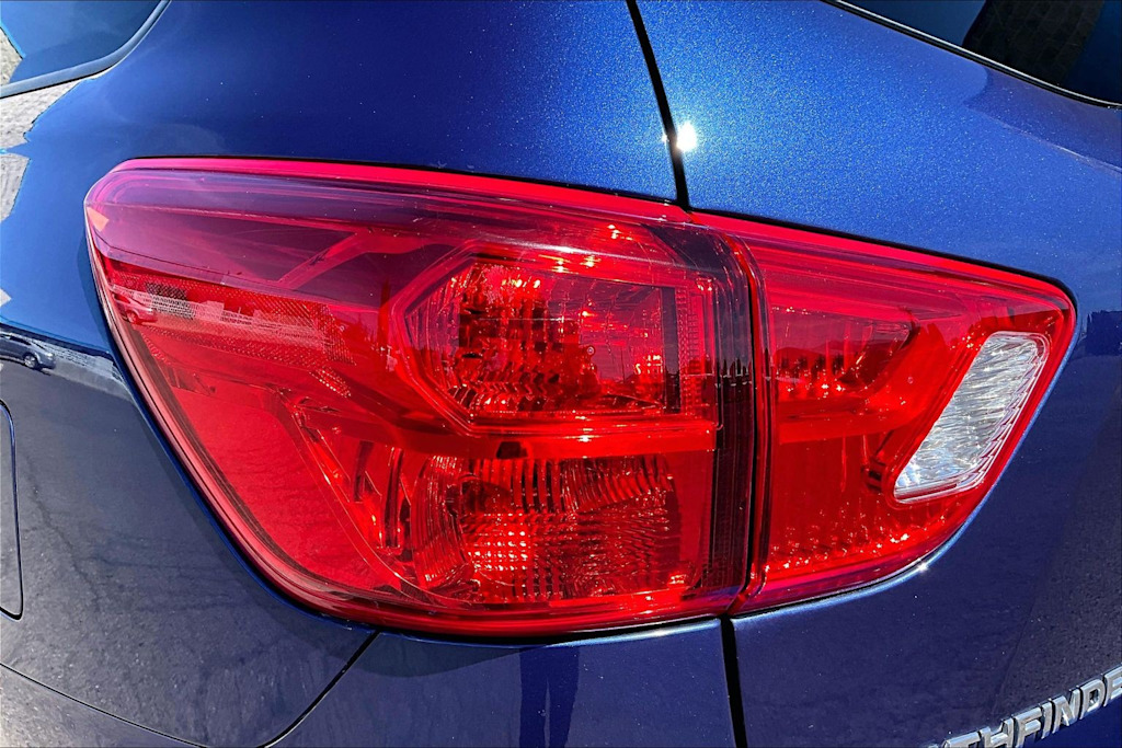 Thumbnail: 2018 Nissan Pathfinder - 32