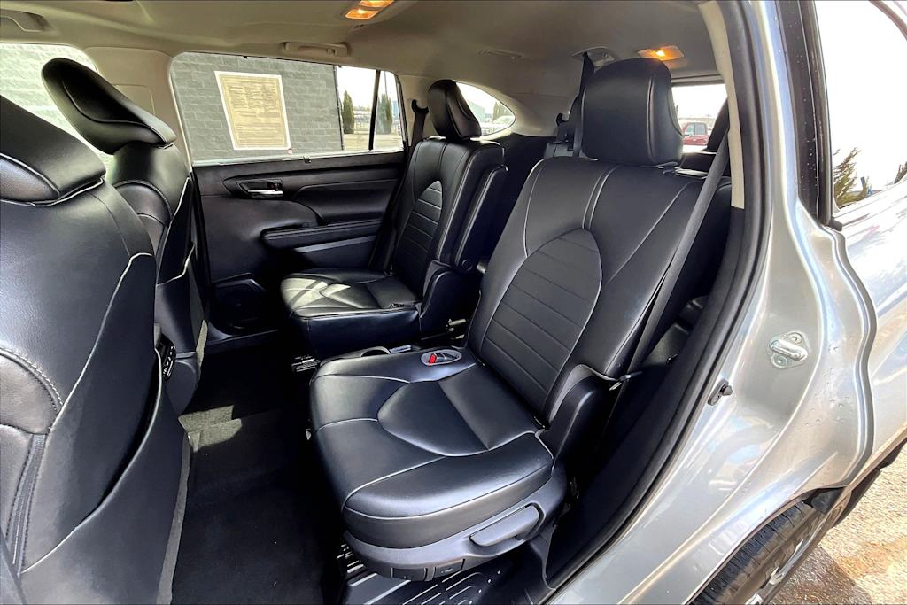 2021 Toyota Highlander XLE 29