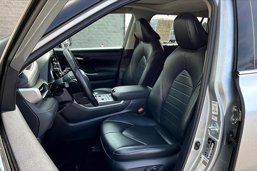 2021 Toyota Highlander XLE 11
