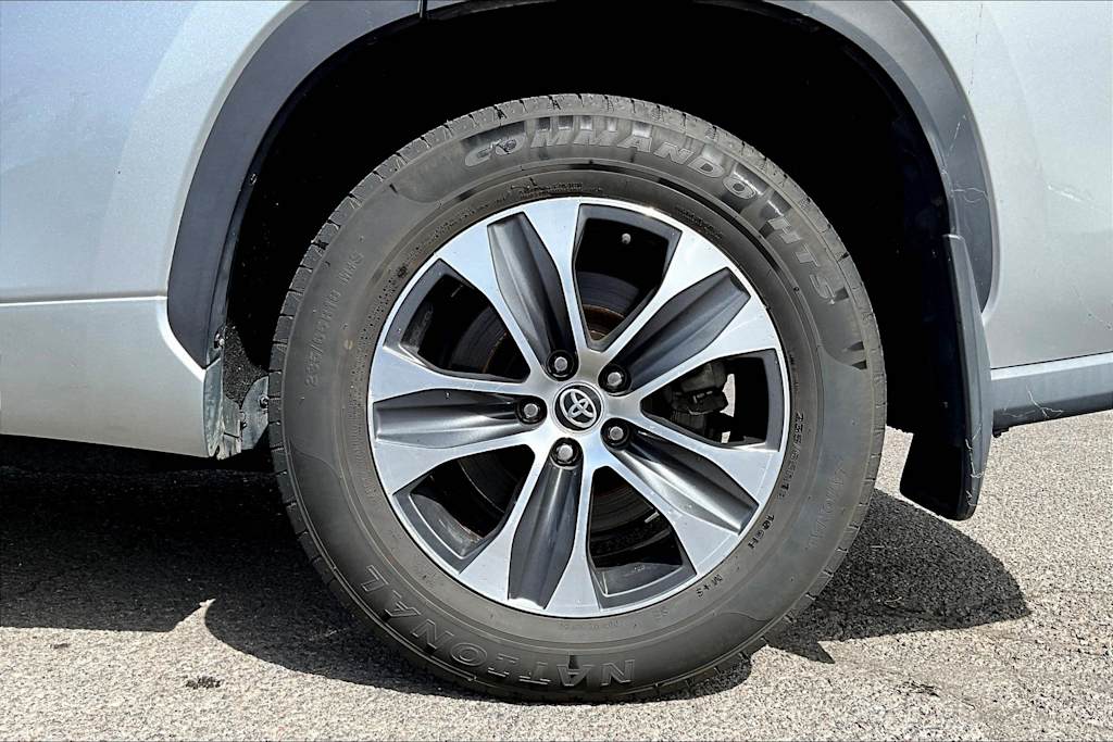 2021 Toyota Highlander XLE 35