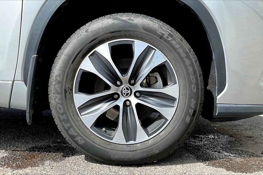 2021 Toyota Highlander XLE 34