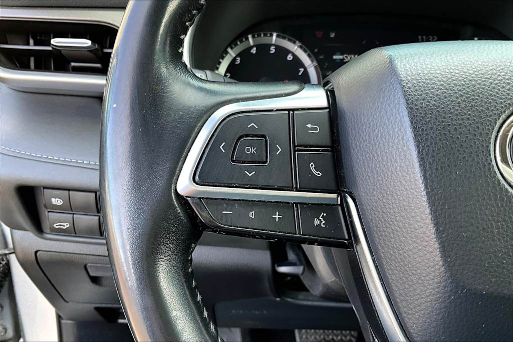2021 Toyota Highlander XLE 24