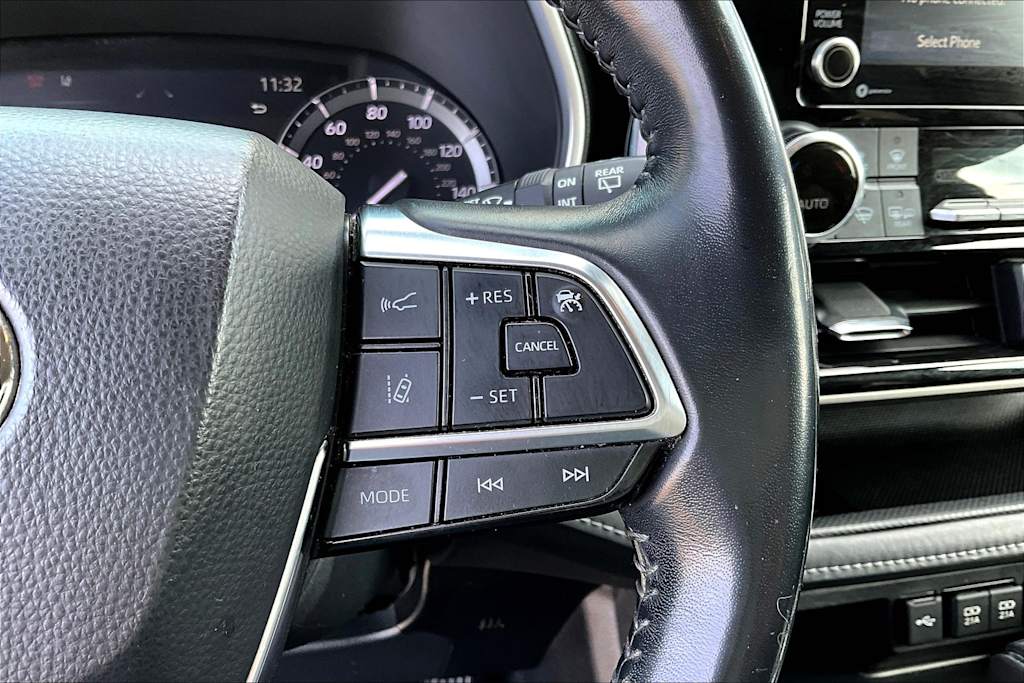 2021 Toyota Highlander XLE 25