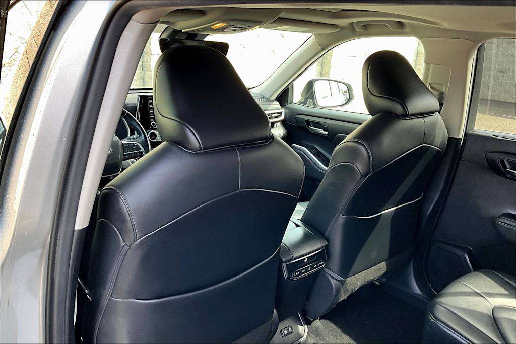 2021 Toyota Highlander XLE 13