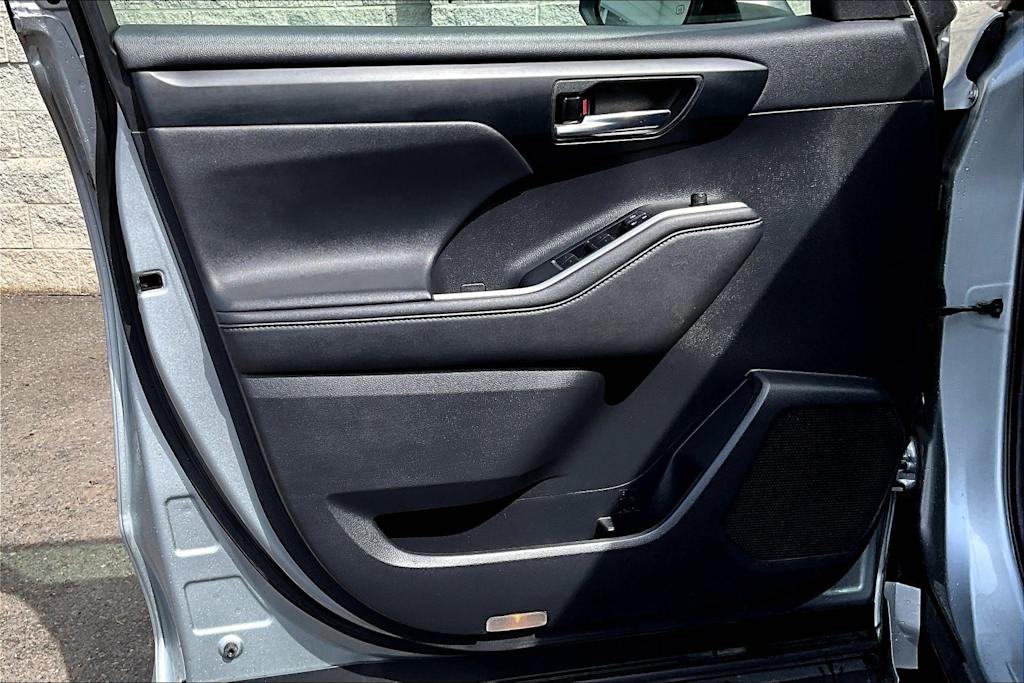 2021 Toyota Highlander XLE 27
