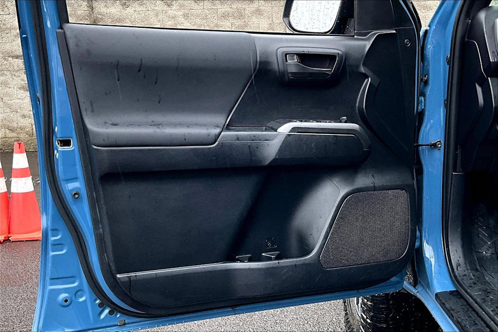 Thumbnail: 2019 Toyota Tacoma - 27