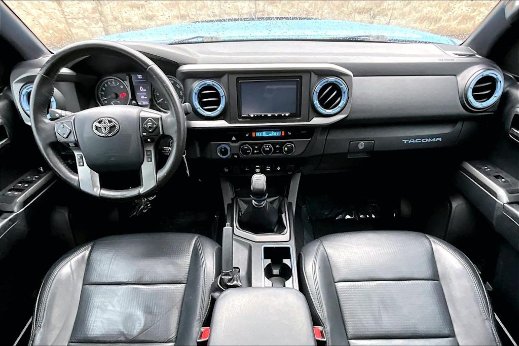 Thumbnail: 2019 Toyota Tacoma - 10