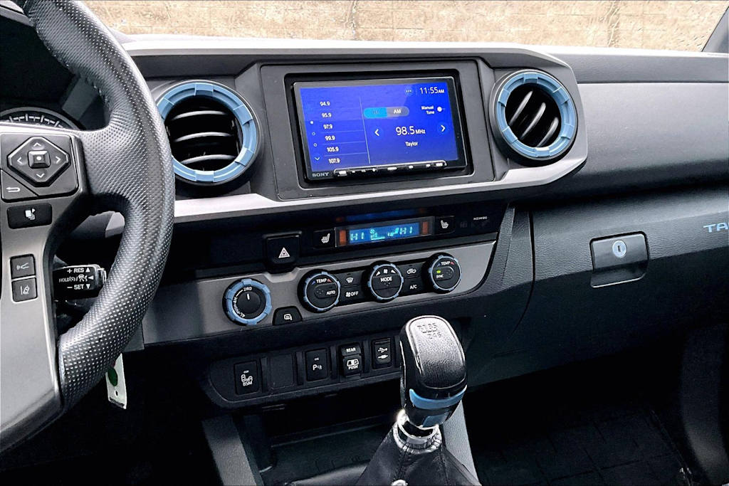 Thumbnail: 2019 Toyota Tacoma - 16