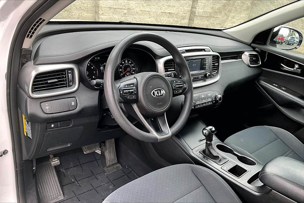 Thumbnail: 2017 Kia Sorento - 2