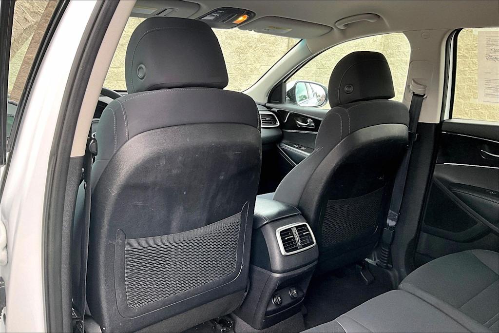 Thumbnail: 2017 Kia Sorento - 13